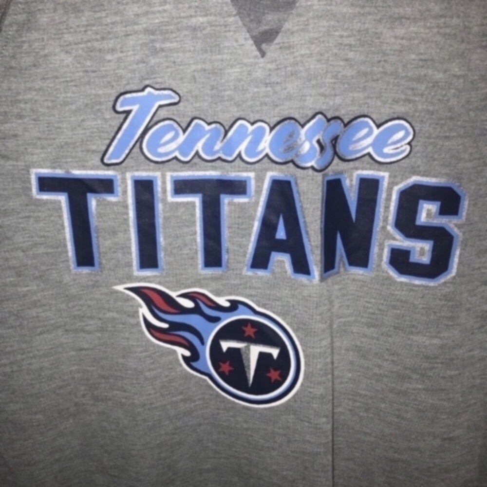NWT NFL Tennessee Titans Grey Camo Sleeve Tee Women’s Small - Picture 3 of 6